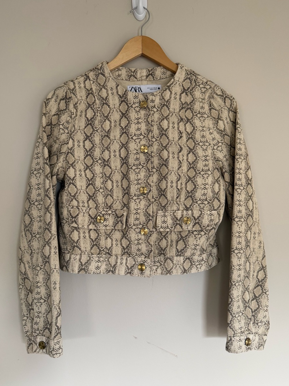 ZARA Beige/Gray Snake Skin Print Cropped Jacket Metallic Button 100% Cotton Sz S